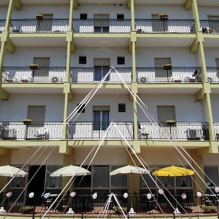 Hotel Ines Cesenatico Exterior photo