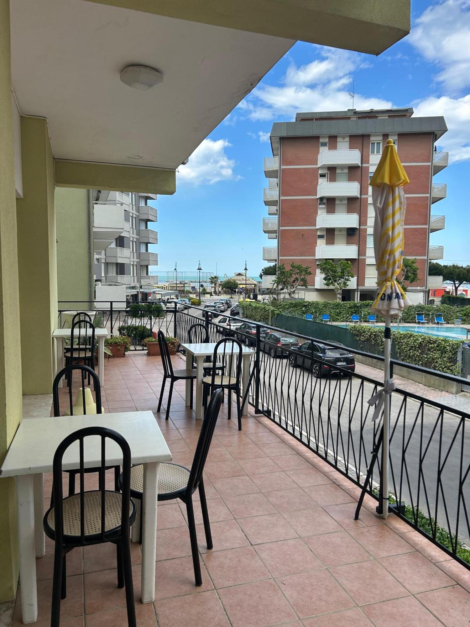 Hotel Ines Cesenatico Exterior photo